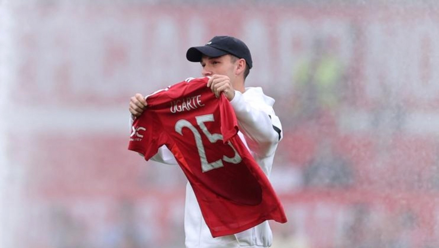 曼联主帅教练组不满球员表现的简单介绍