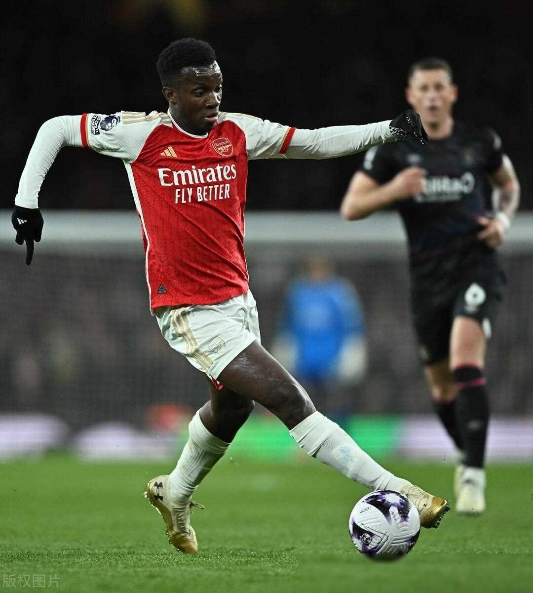 开拓者队球场换新灯光球迷反应褒贬不一