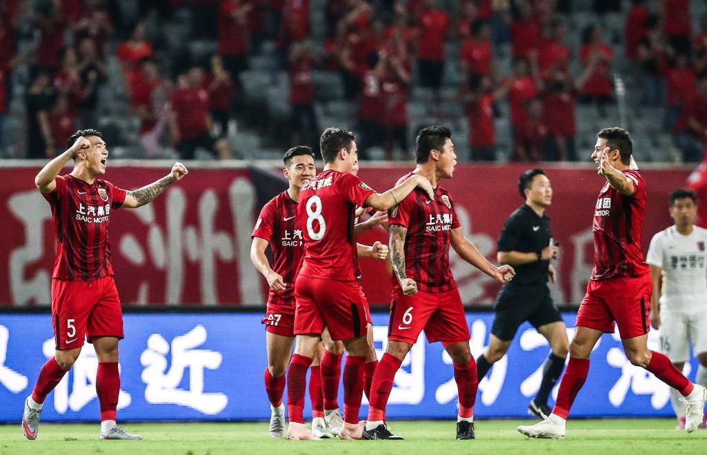 上海上港队在客场表现不俗，功夫不负有心人的简单介绍