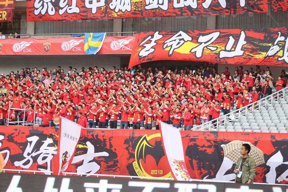 上海上港队在客场表现不俗，功夫不负有心人的简单介绍