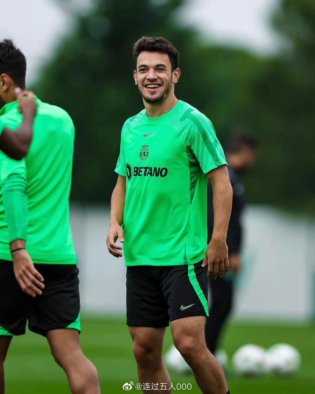 包含马赛绝杀葡萄牙，范戴克带队取胜的词条