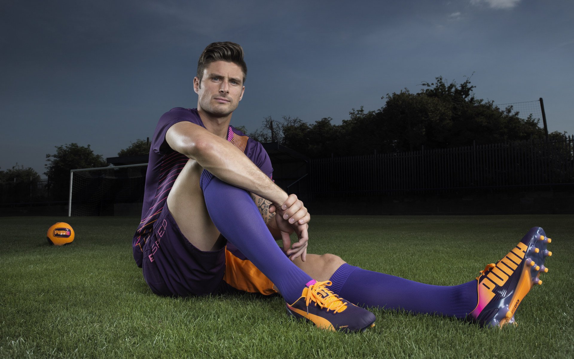 德甲争冠战焦点战,丹麦速胜亚特兰大,一场跨越时空的足球启示